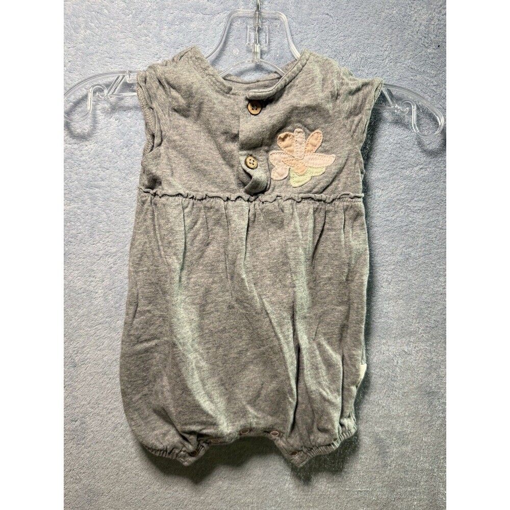 Burt’s Bees Baby girl Gray, Flower Newborn romper—summer Infant Outfit—EUC
